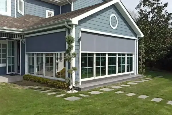 Partially open screens on an extension