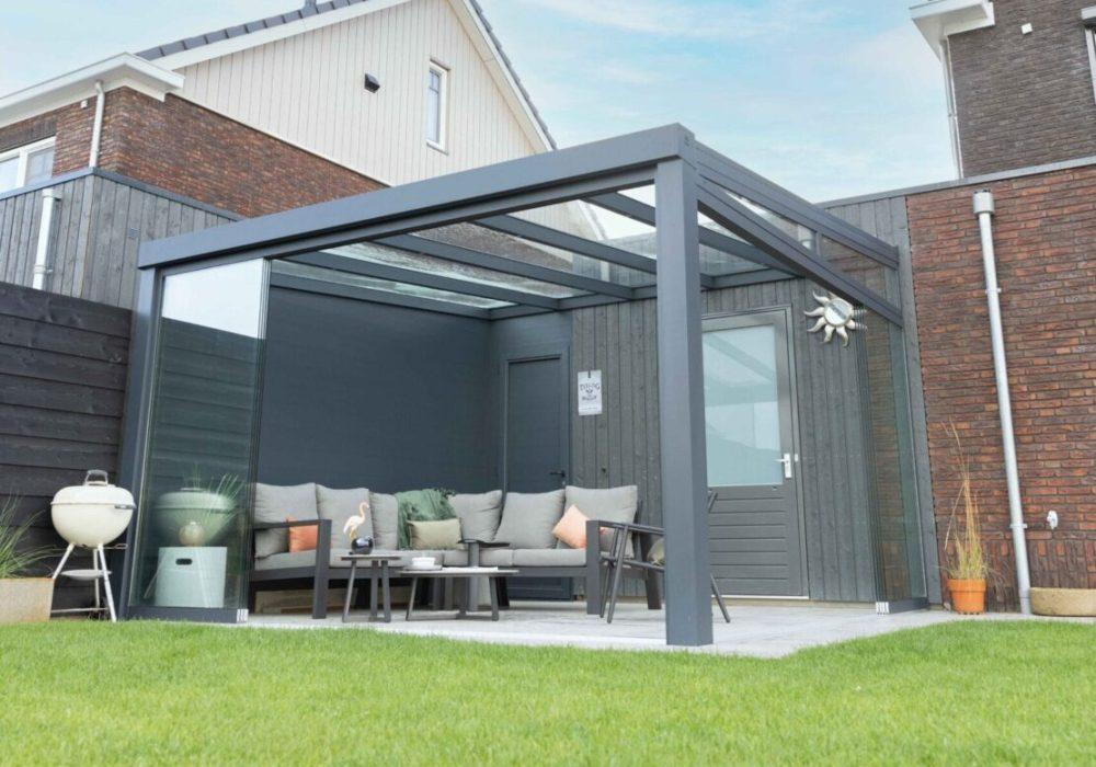 Tuinkamer-met-glazen-schuifwanden-in-Pijnacker